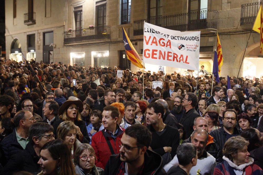 Concentració a Girona en rebuig a l'empresonament dels consellers