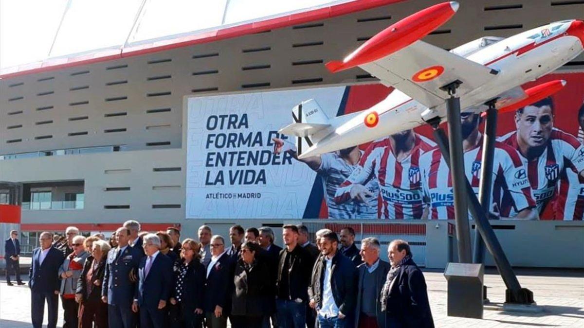 Inauguración del monumento en el Wanda