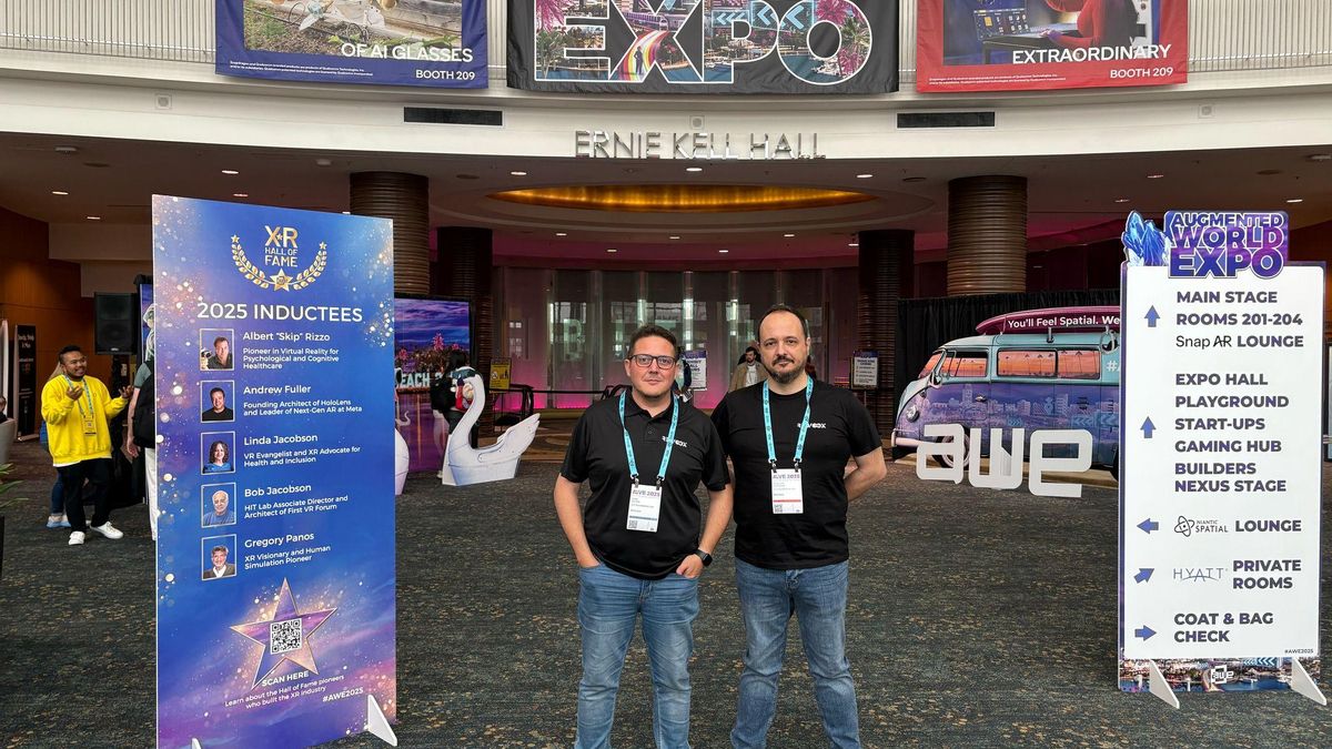 José Outón y José Luis Fontenla, cofundadores de la startup sevillana Rewoox, participaron el pasado mes de junio cn la feria tecnológica Augmented World Expo, en Long Beach (California).