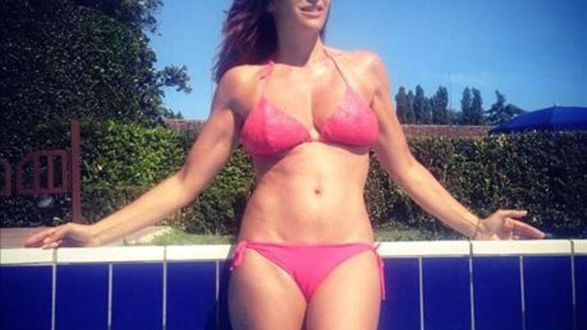 Sabrina Salerno luce cuerpo en biquini a los 48 años.