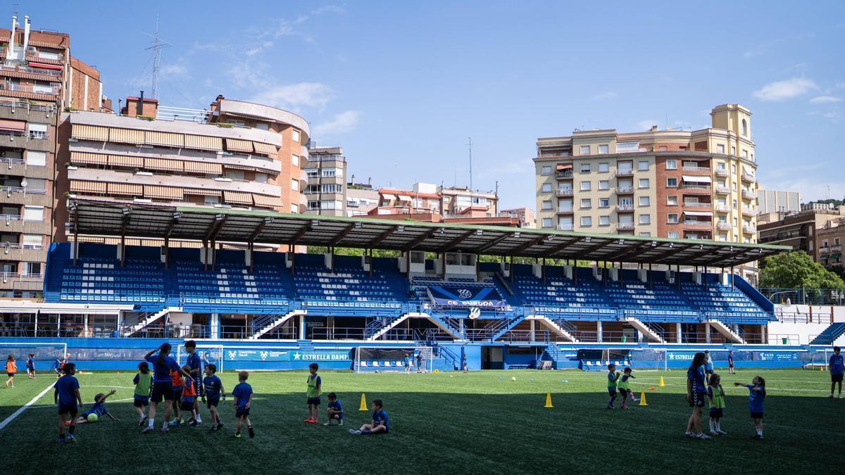 El Nou Sardenya, el viernes, durante el campus de verano para niños del equipo.
