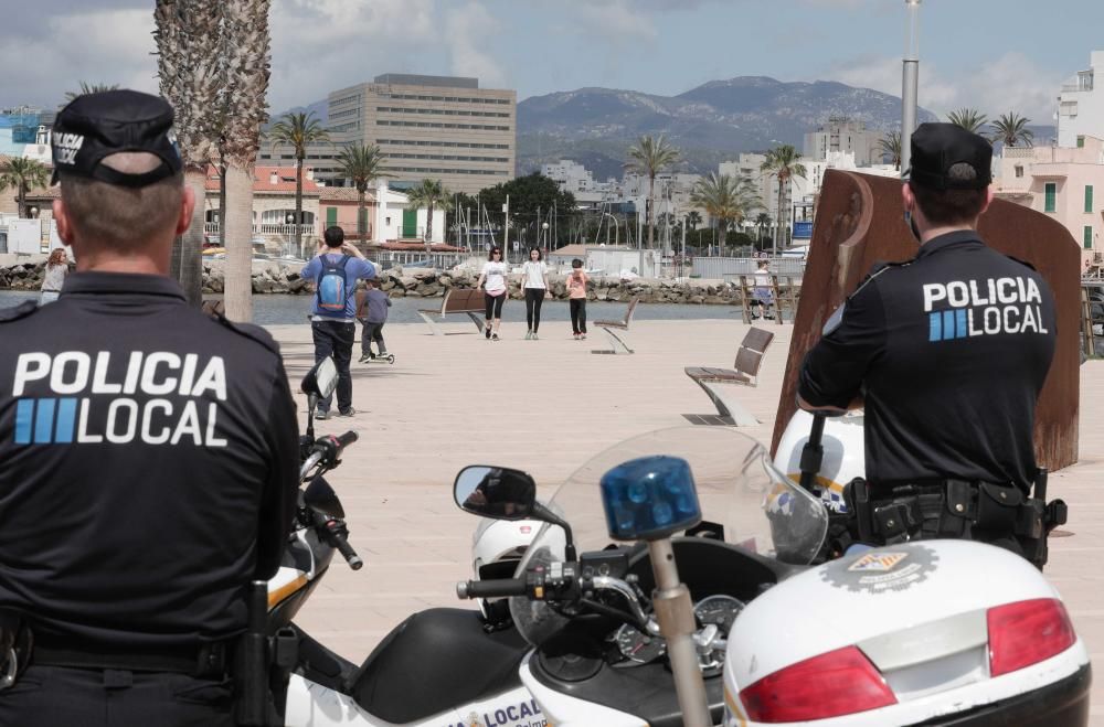 Coronavirus en Mallorca: Los niños disfrutan de sus primeras horas de libertad en las calles de Mallorca