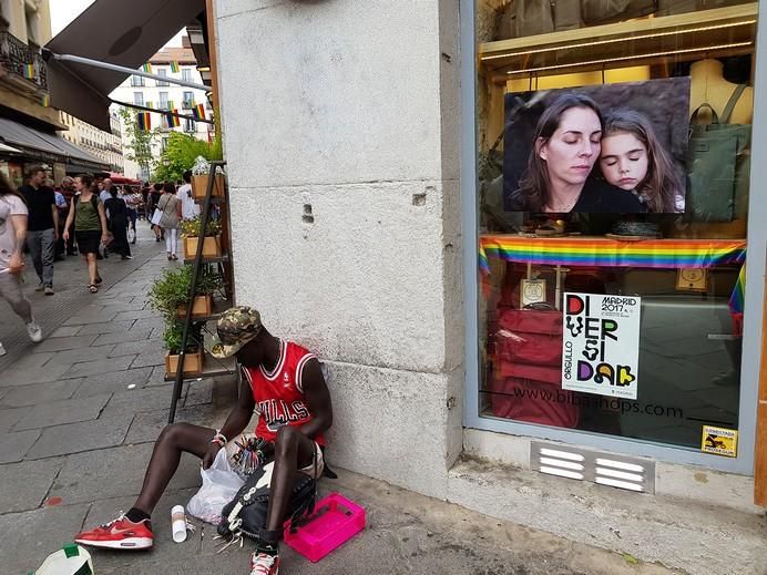 El Orgullo herreño y canario se dispersa por Chueca