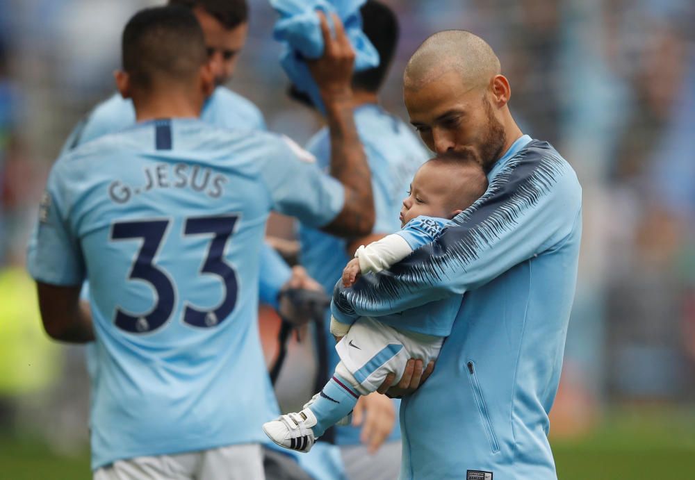 David Silva con su hijo vestido del City