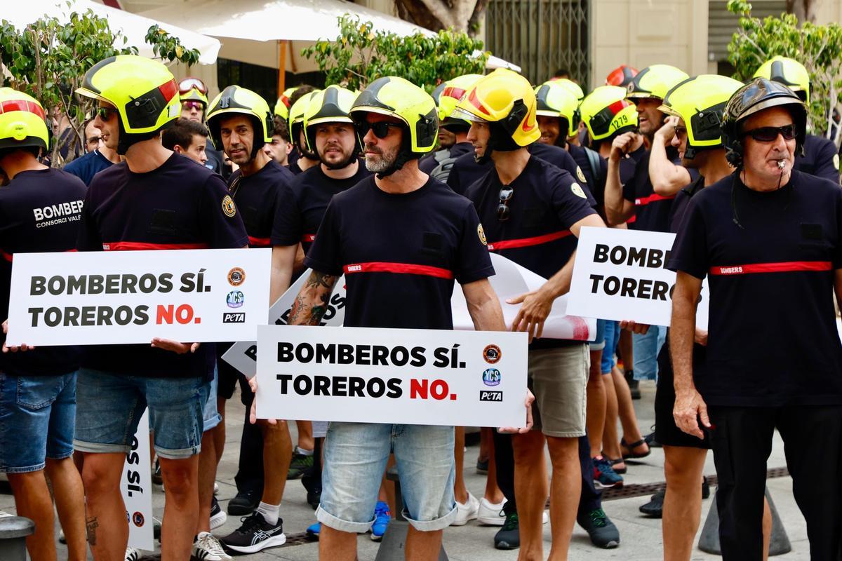 Protesta de los bomberos en València
