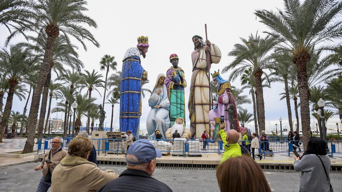 El Belén gigante de Alicante, con figuras de hasta 20 metros