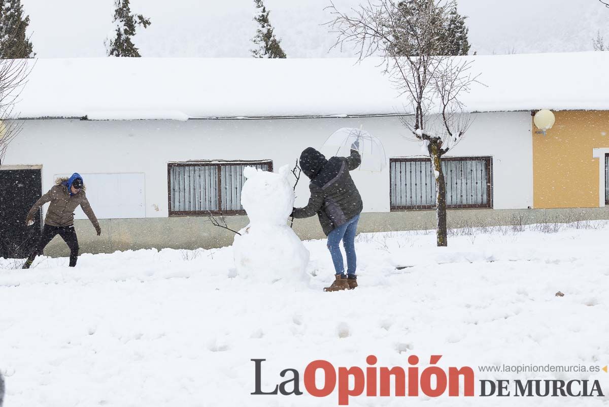 Continúa la nevada en las zonas altas de la comarca del Noroeste