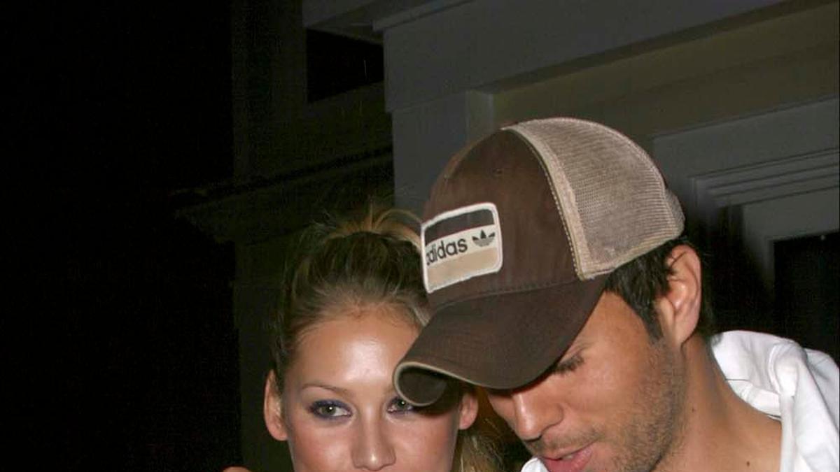 Enrique Iglesias y Anna Kournikova en 2009