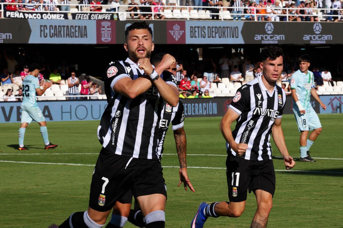 Las mejores imágenes del partido entre el FC Cartagena y el Betis Deportivo