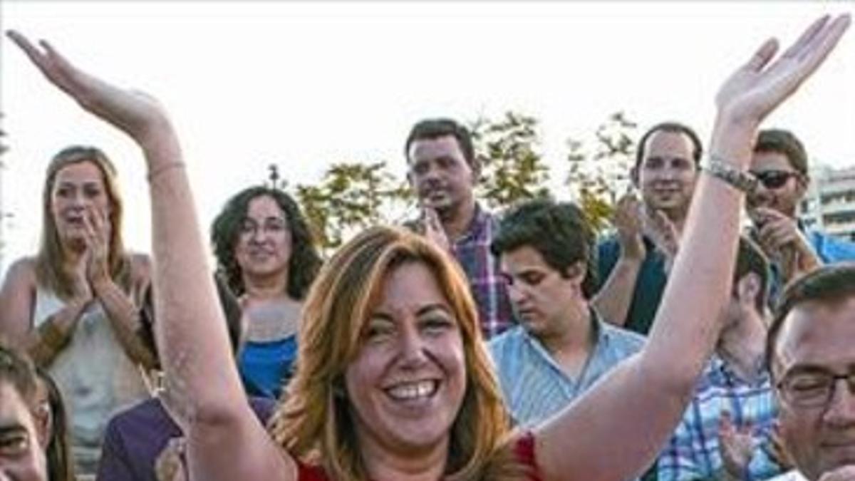 La aspirante 8 Díaz celebra su candidatura, el miércoles en Sevilla.