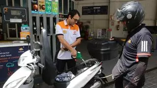 El truco para que no te engañen cuando echas gasolina: ya es viral