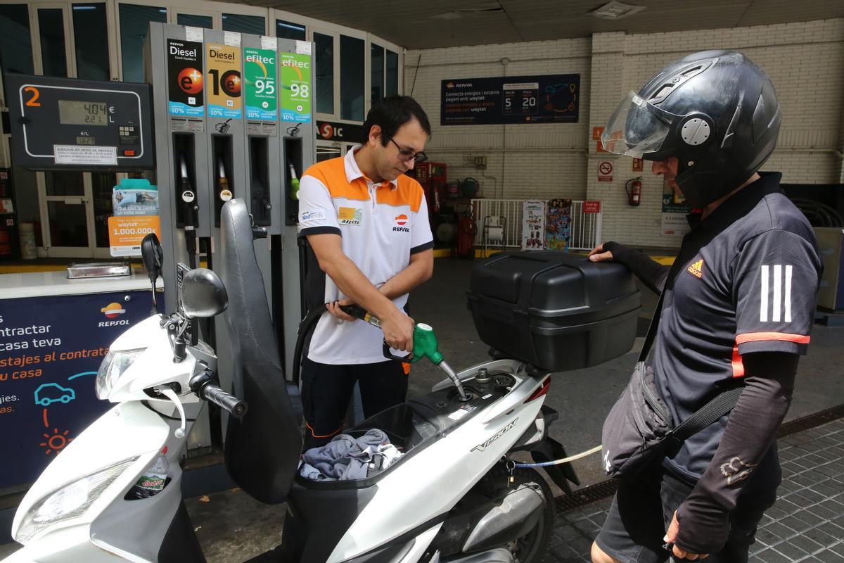 Fes aquesta prova quan posis gasolina: que no t’enganyin a la gasolinera