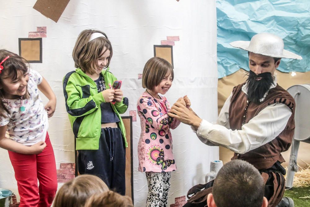 Los personajes de El Quijote pasean por el colegio de Hurchillo