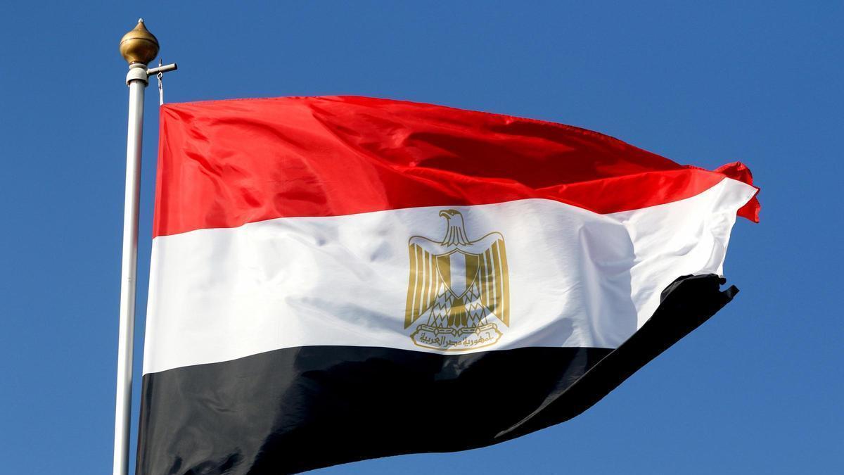 Al menos tres muertos y 17 heridos por una explosión en un centro comercial en El Cairo
