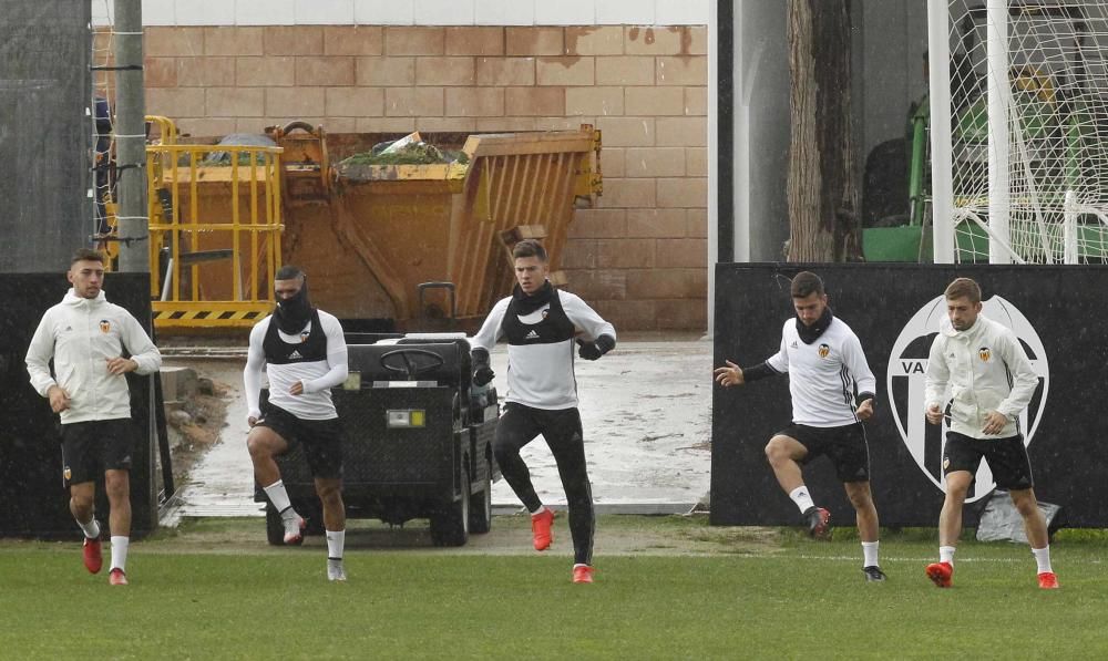 Las mejores imágenes del entrenamiento del Valencia de este domingo