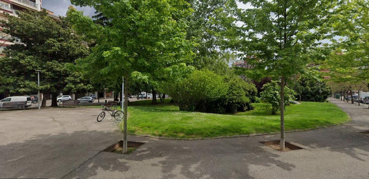 Jardinets a la cruïlla del passeig de la Pau i la Gran Via de Berga, on van passar els fets