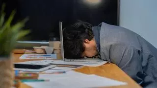 ¿Orgullo o agotamiento? Así se vive el “burnout LGTBIQ+” según los psicólogos