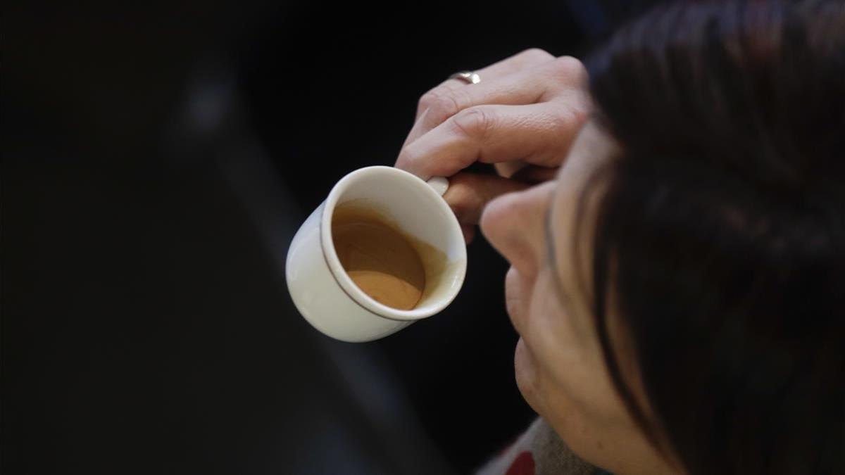 Un café espresso, en una cafetería de Milán.