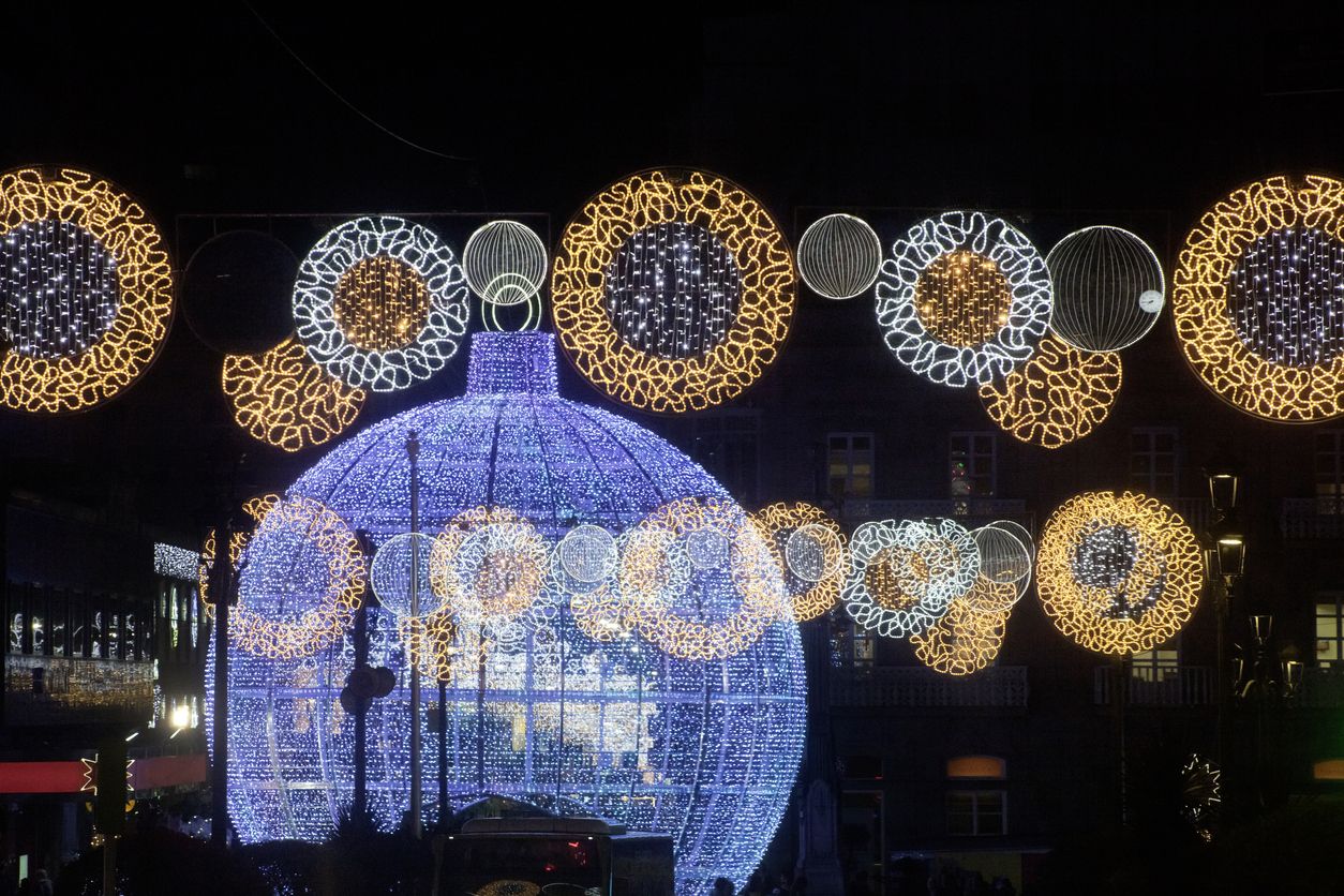 Gran bola del arbol de navidad, un clásico de las luces de Vigo