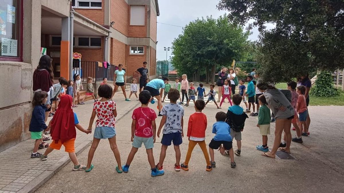 Participants a un casal d'estiu en el marc del programa de lleure inclusiu al Berguedà