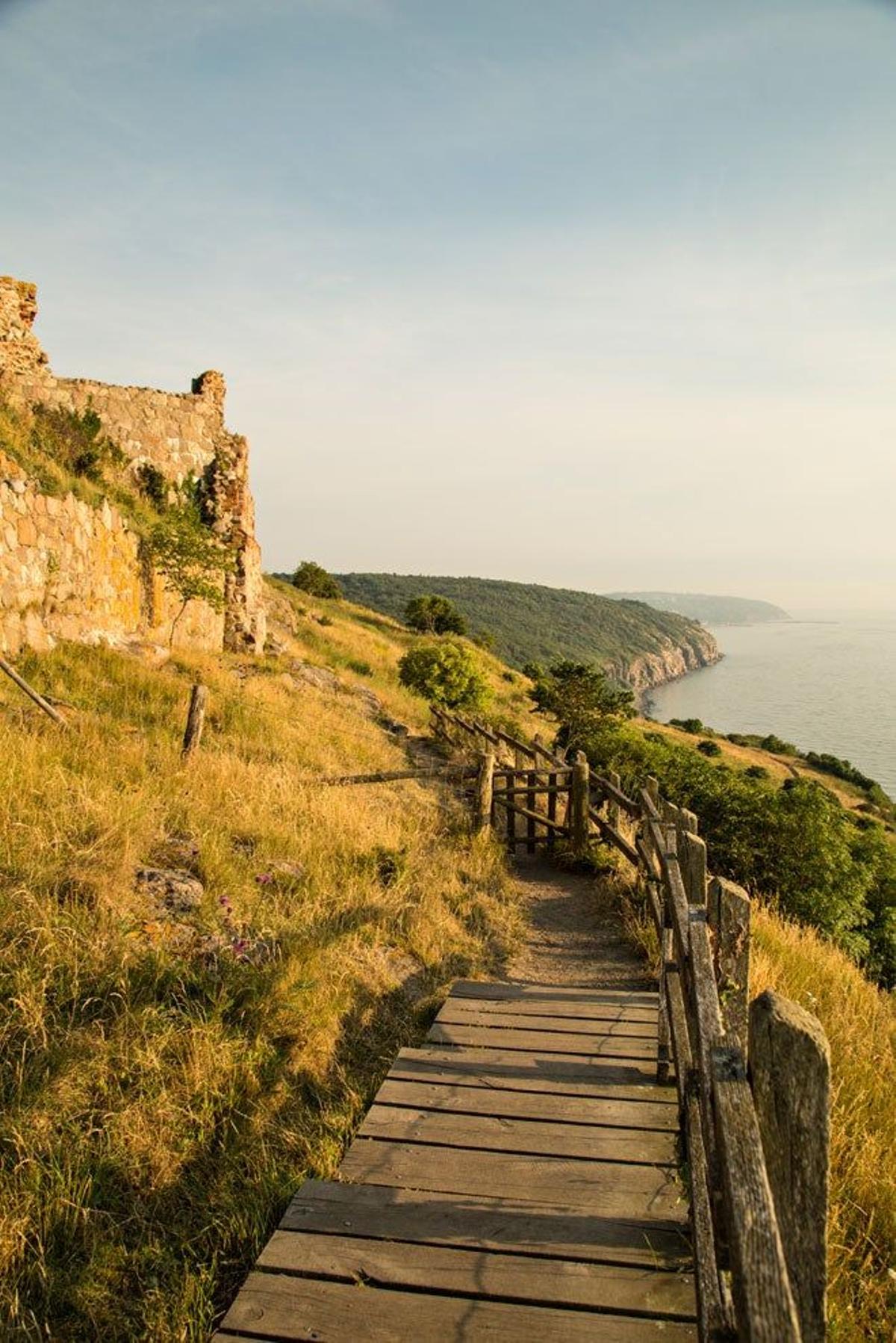 Vistas desde las ruinas de Hammershuus