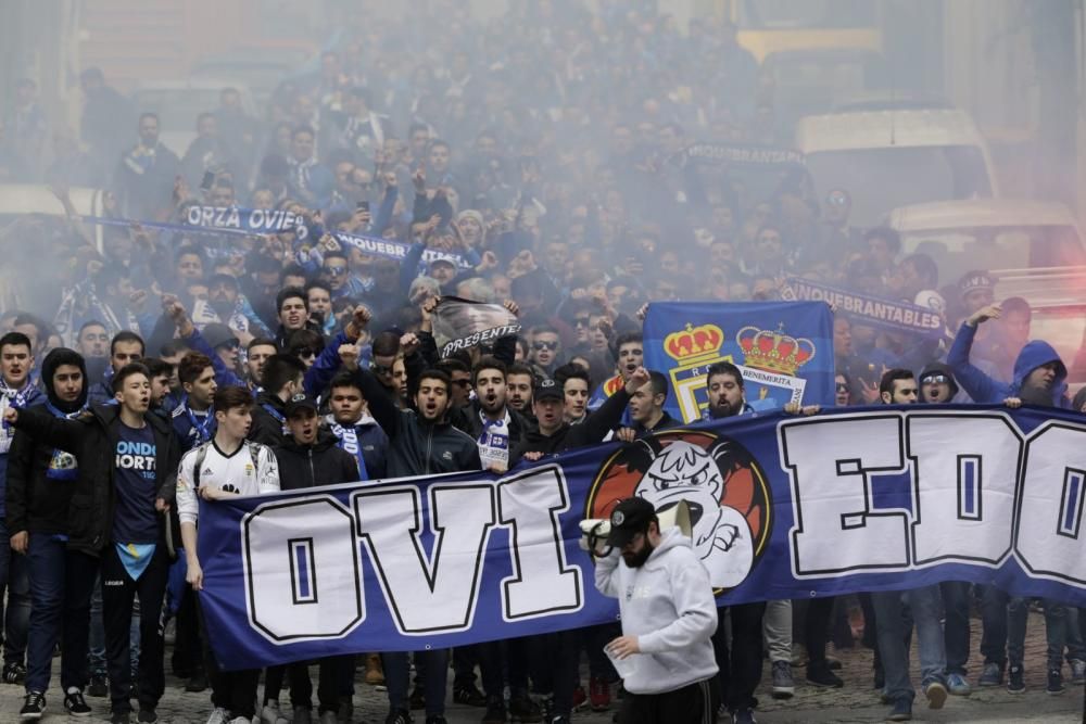 El oviedismo tiñe Lugo de azul