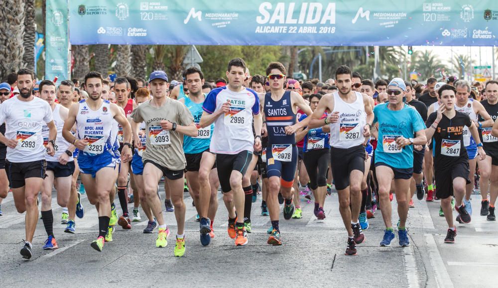 Hamid se adjudica el Medio Maratón de Alicante.