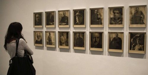 El Reina Sofía acoge la exposición 'Fotos & libros. España 1905-1977'.