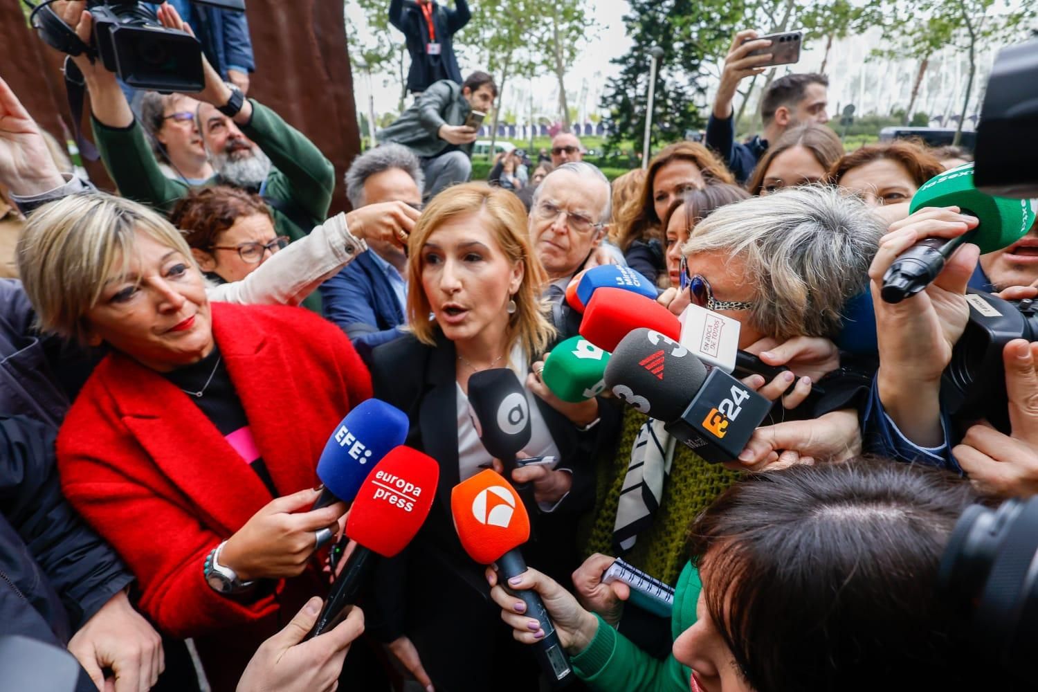 La llegada de la exconsellera Pradas y Argüeso para declarar como imputados por la gestión de la dana