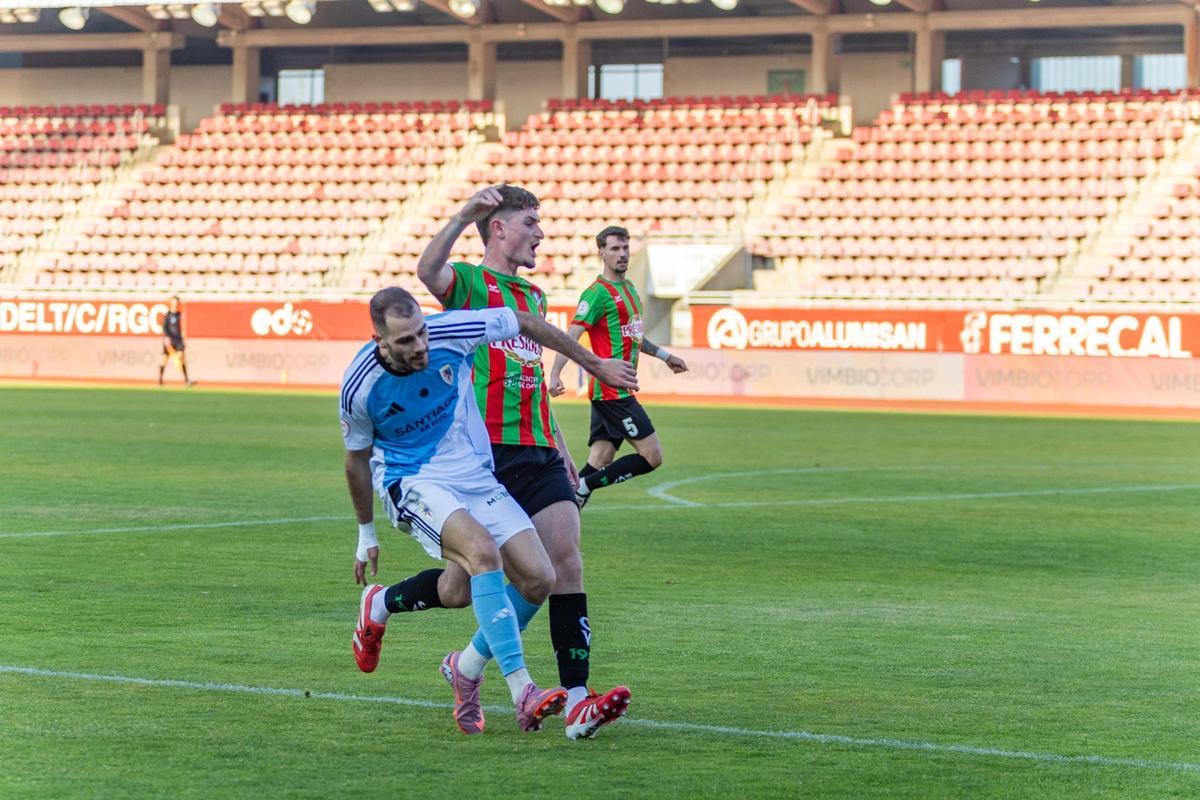 El Compostela cede un empate ante el Racing Villalbés en San Lázaro