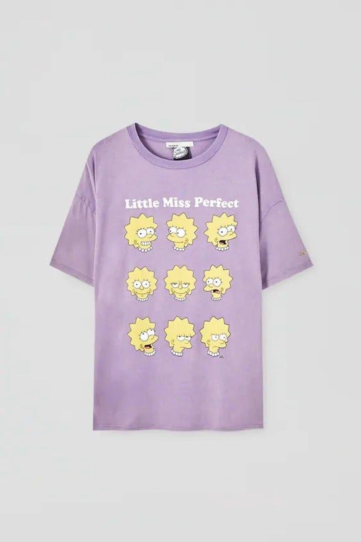 Camiseta morada de Lisa Simpson, de Pull &amp; Bear (14,99 euros)