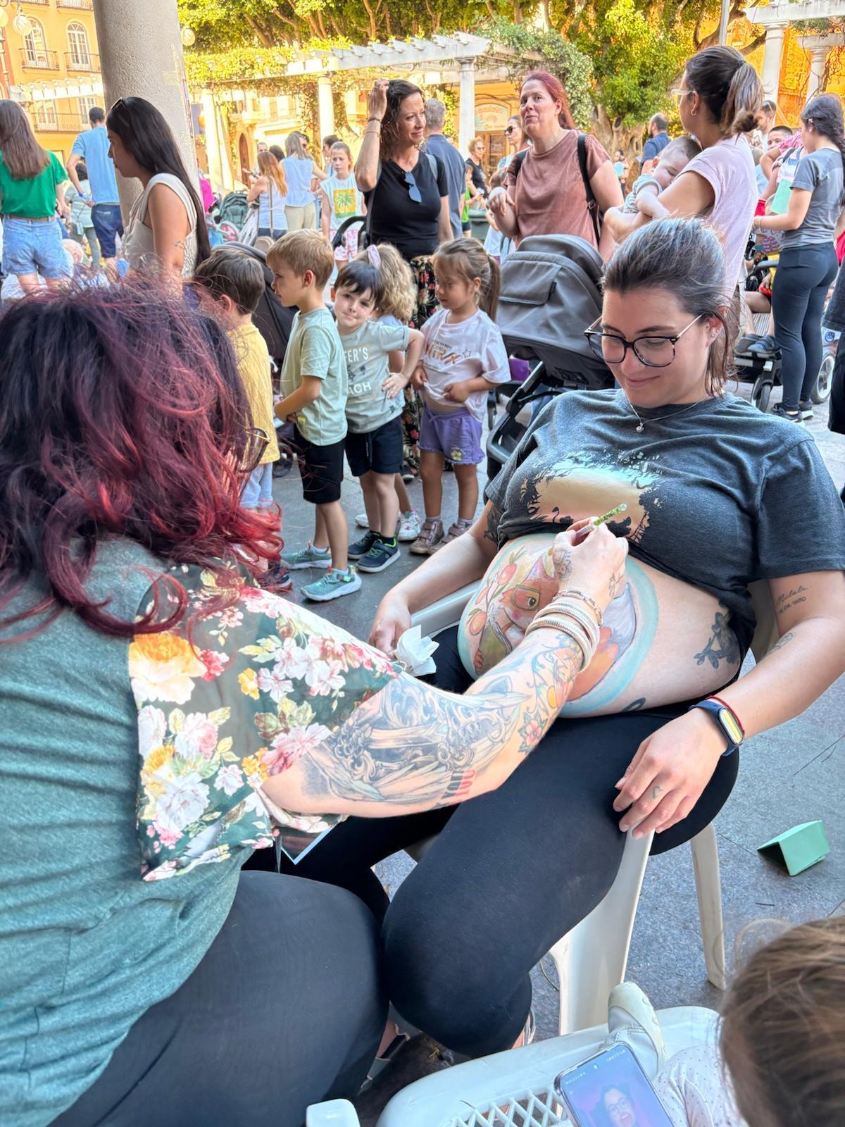Puesto de pintacaras y 'body-painting'.