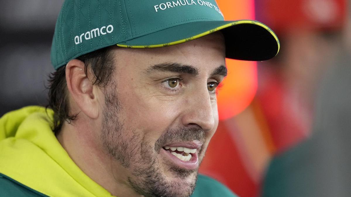 Alonso explica su elección por Aston Martin y confirma contactos con Red Bull