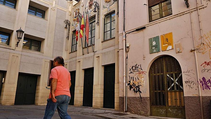 Teatro Principal y antigua Escuela Municipal de Música.