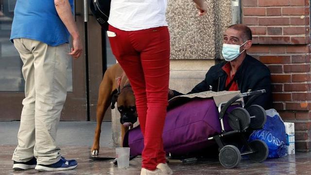 La población en riesgo de pobreza en Castilla y León crece seis décimas más