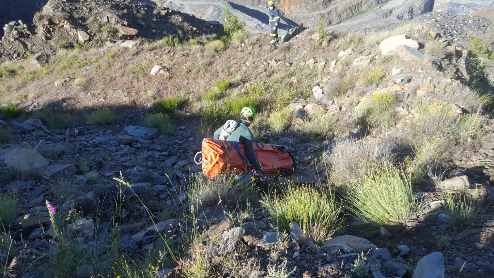 Las imágenes del accidente laboral mortal en una cantera de Carballeda de Valdeorras