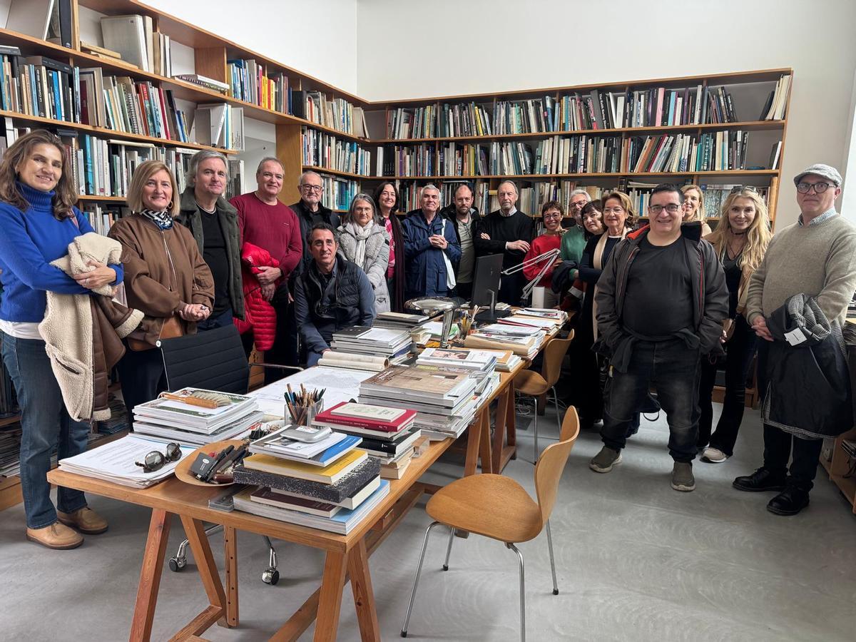 El arquitecto Guillermo Vázquez Consuegra recibió a la delegación de arquitectos de la provincia.