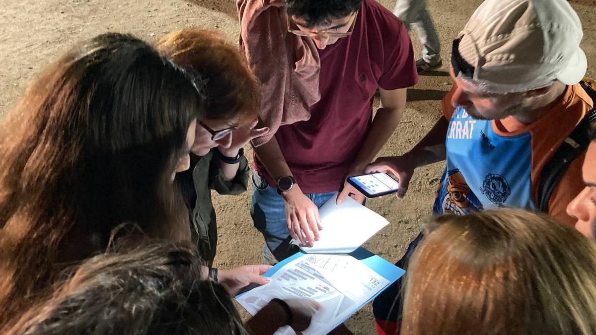 Voluntarios durante el recuento de personas sin hogar del año 2023 en Badalona