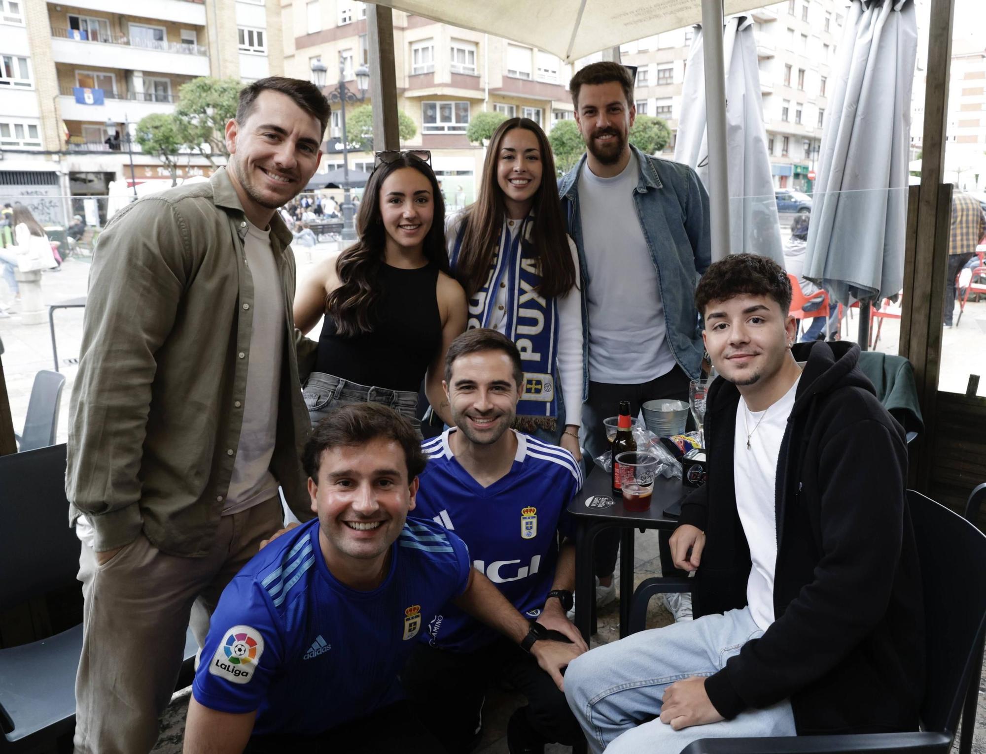 Así celebró la afición azul en Pedro Miñor la victoria del Oviedo en Almería