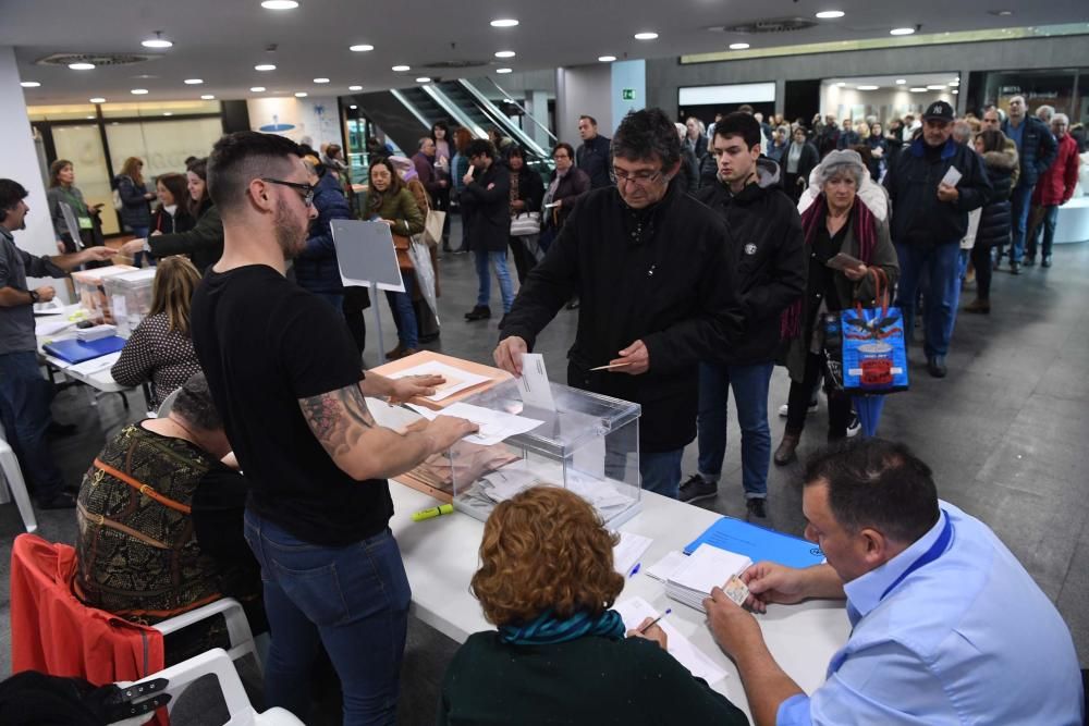 Elecciones 2019 | Abren los colegios en A Coruña