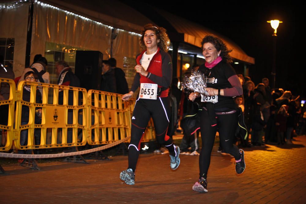 Más de 600 personas participan en la San Silvestre