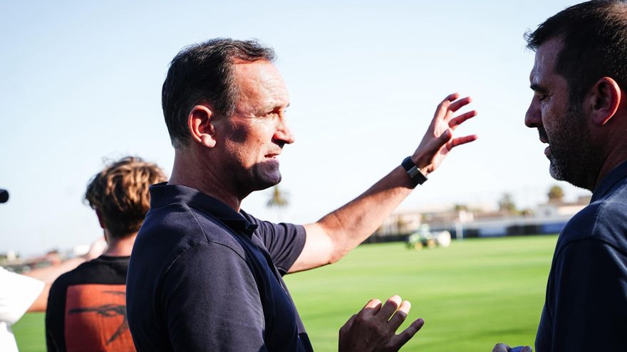 El Real Murcia, con tiempo y paciencia para armar su plantilla