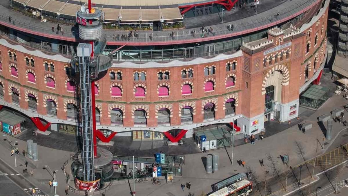 El centro comercial Las Arenas, en plaza de España.