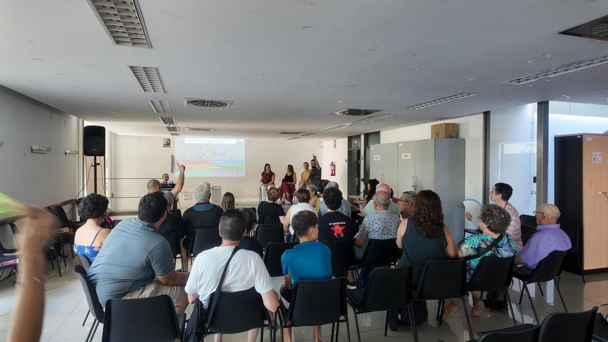 Presentación del proyecto CAIR en el barrio de Carrús