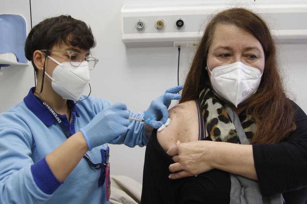 Comienza la vacunación de las trabajadoras de la ayuda a domicilio mayores de 55 años