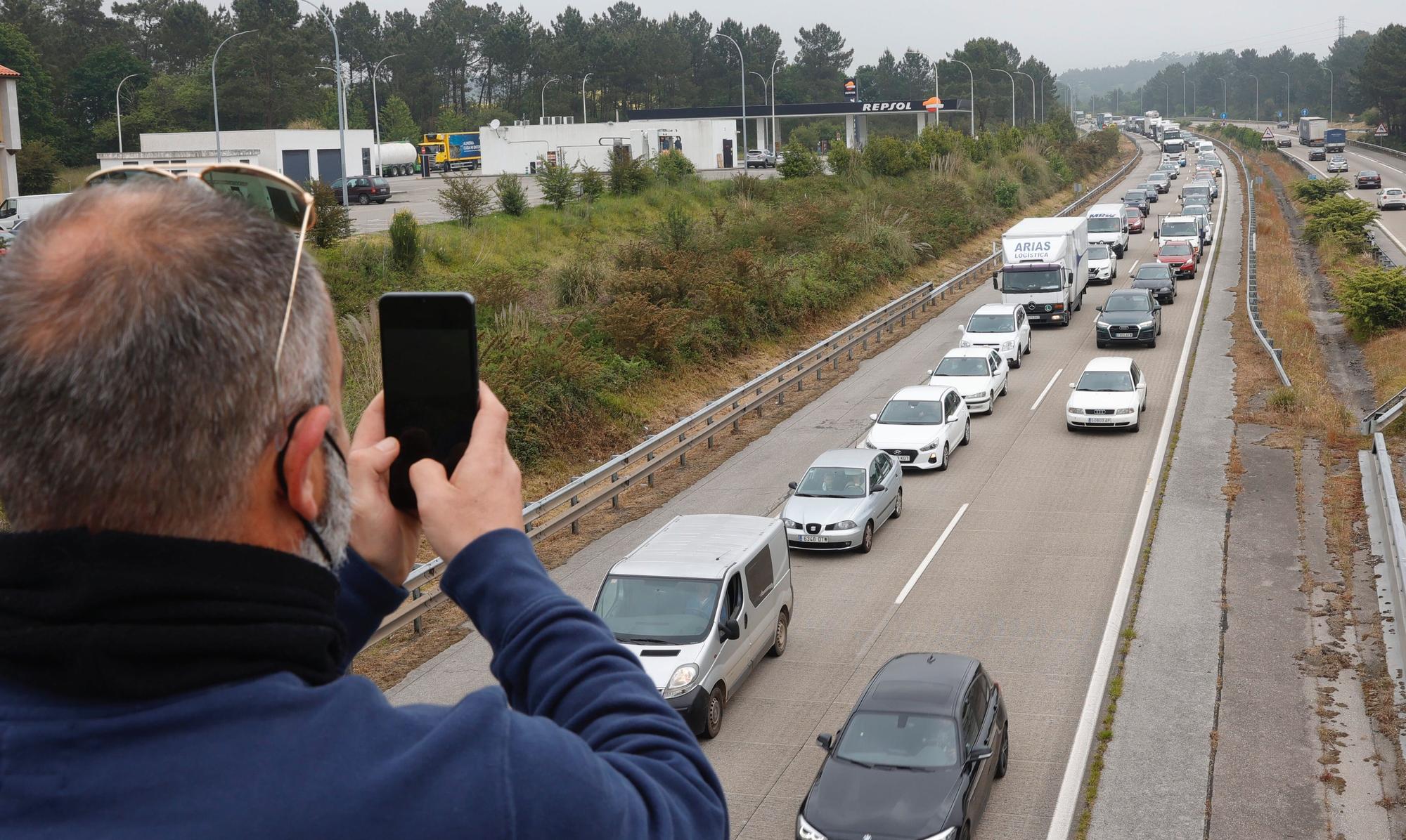 Un accidente múltiple en la "Y" genera retenciones kilométricas en sentido Oviedo