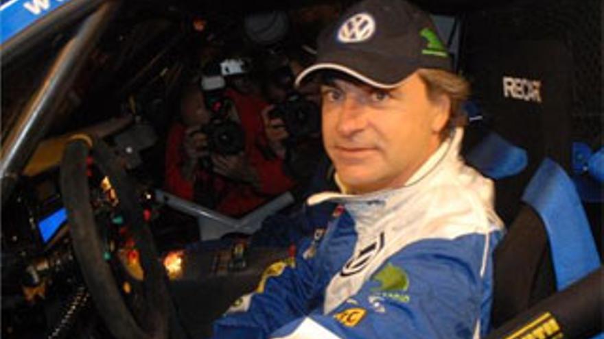 Carlos Sainz atropella al copiloto de un rival