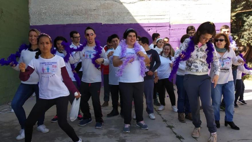 El colegio Santa Rosa de Lima celebra numerosas actividades como el Día de la Mujer.