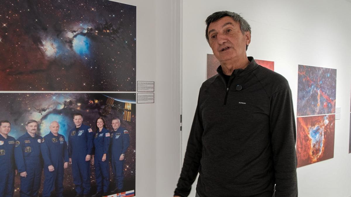 Pedro Pérez explica la astronomía hecha en Ibiza en la exposición del 70 aniversario de la AAE