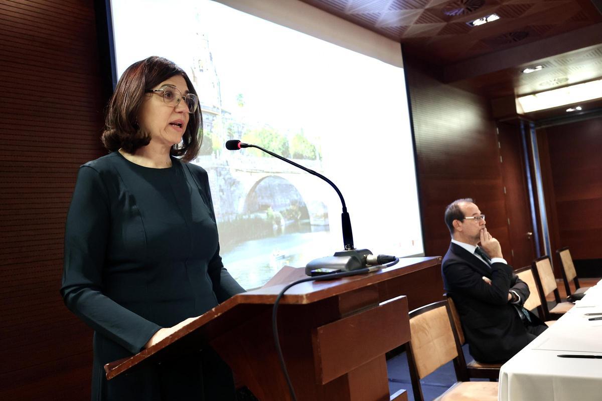 Del Barco, durante su intervención en la clausura del simposio, este viernes en Murcia.